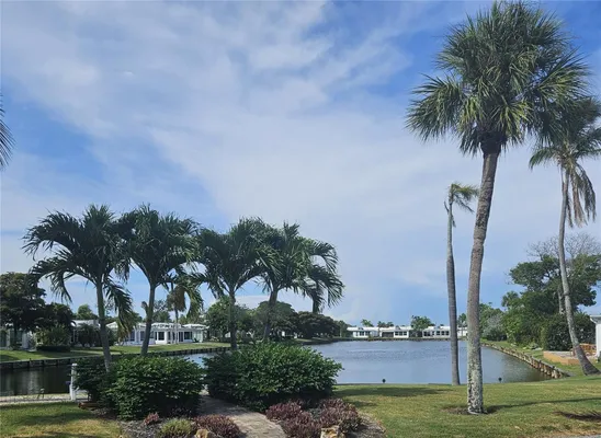 Property Slideshow image 3 of 41 | 524 spanish dr 125, Longboat Key, FL, 34228
