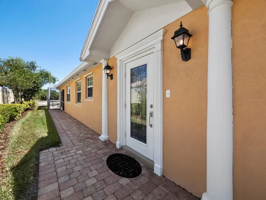 Property Slideshow image 3 of 52 | 5967 benevento dr, Sarasota, FL, 34238