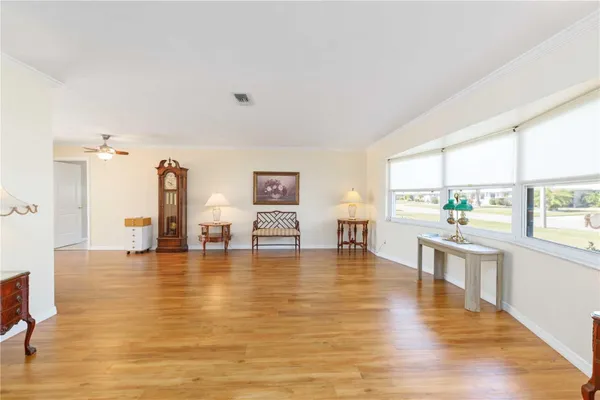 Property Slideshow image 3 of 29 | 3363 sheffield cir, Sarasota, FL, 34239