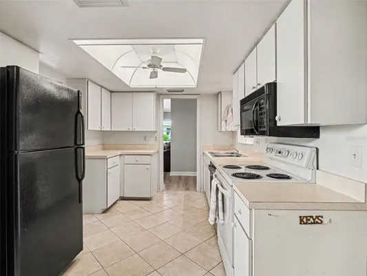 Property Slideshow image 3 of 17 | 3618 medford ln 1538, Sarasota, FL, 34232