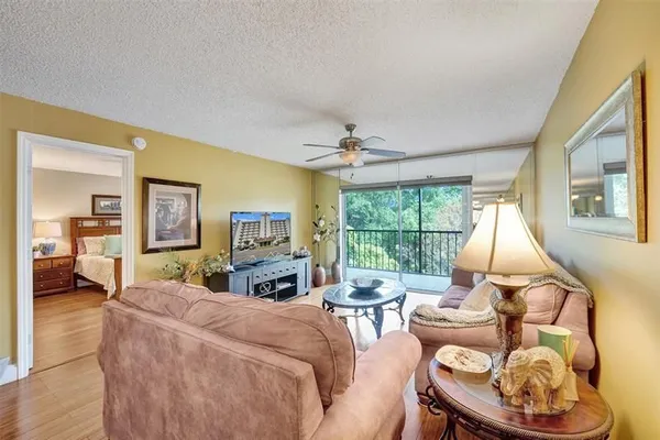 Property Slideshow image 2 of 34 | 5860 nw 44th st 509, Lauderhill, FL, 33319