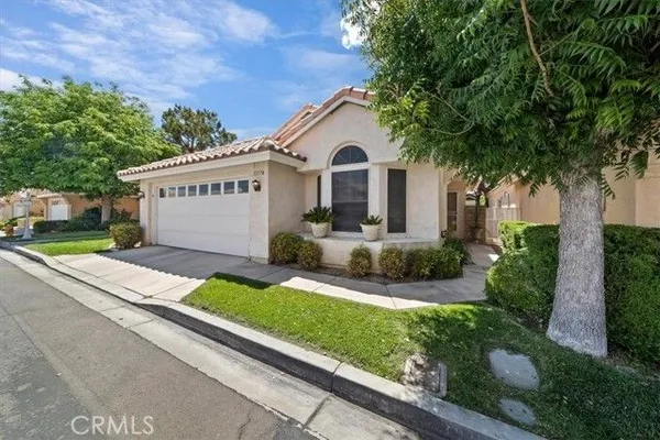 Property Slideshow image 3 of 39 | 11574 mountain mdw, Apple Valley, CA, 92308