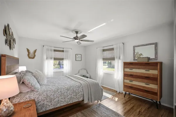 Property Slideshow image 3 of 39 | 400 stirling ter, Dunedin, FL, 34698