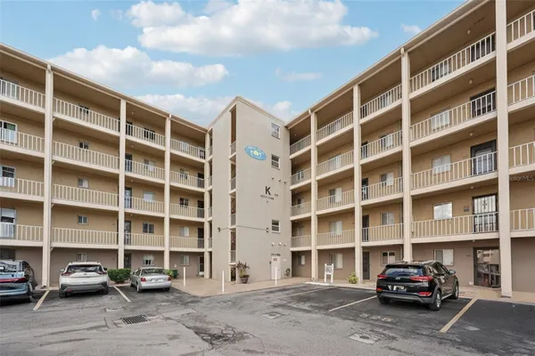 Property Slideshow image 2 of 27 | 3606 lake bayshore dr # k224, Bradenton, FL, 34205