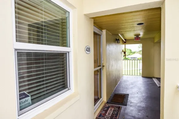 Property Slideshow image 2 of 44 | 433 cerromar ln 438, Venice, FL, 34293