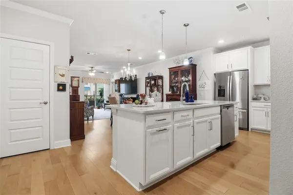 Property Slideshow image 2 of 32 | 651 n watters rd apt 8202, Allen, TX, 75013