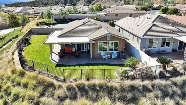 Property Slideshow image 2 of 49 | 428 saddlerock, Beaumont, CA, 92223