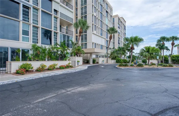 Property Slideshow image 3 of 49 | 7400 sun island dr 709, South Pasadena, FL, 33707