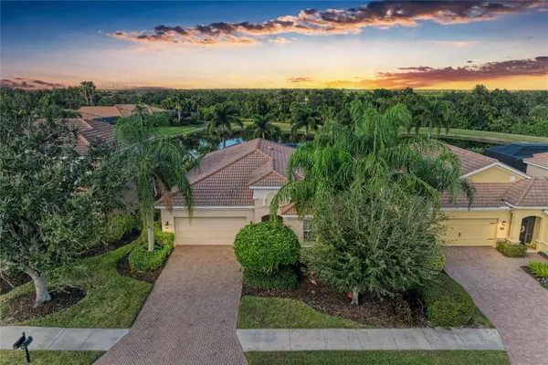 Property Slideshow image 2 of 99 | 9015 hammock edge pl, Bradenton, FL, 34212