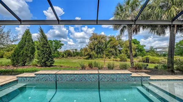 Property Slideshow image 2 of 76 | 5018 surfside cir, Lakewood Ranch, FL, 34211