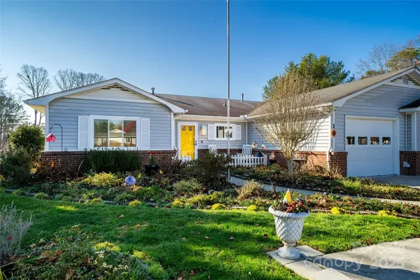 Property Slideshow image 2 of 37 | 1 wintry dr, Hendersonville, NC, 28792