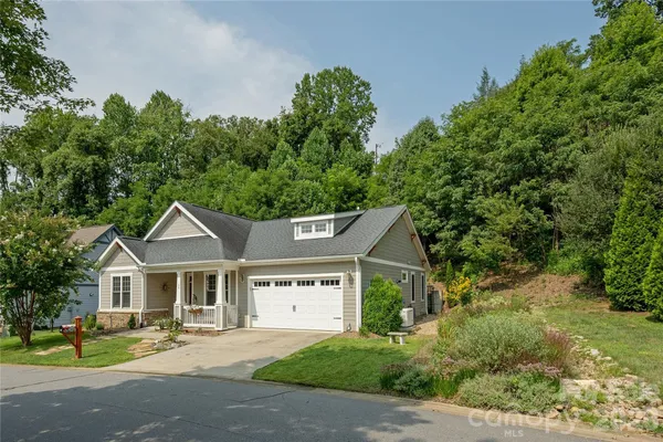 Property Slideshow image 2 of 44 | 38 pinebrook club dr, Asheville, NC, 28804