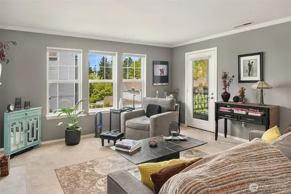 Property Slideshow image 3 of 34 | 4109 224th ln 213, Issaquah, WA, 98029