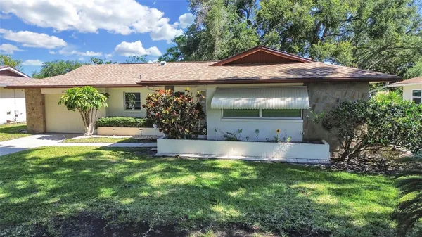 Property Slideshow image 3 of 38 | 2819 thistle ct, Palm Harbor, FL, 34684