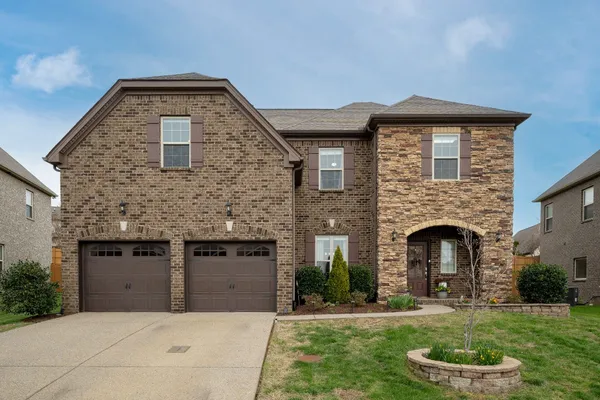 Property Slideshow image 3 of 50 | 1120 marys pl, Lebanon, TN, 37090