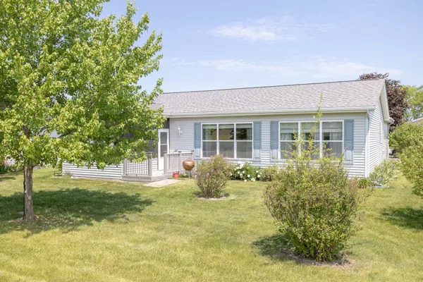 Property Slideshow image 3 of 31 | 212 rodeo dr 2179, Grayslake, IL, 60030