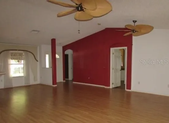 Property Slideshow image 2 of 14 | 1142 meadowbend dr, Leesburg, FL, 34748