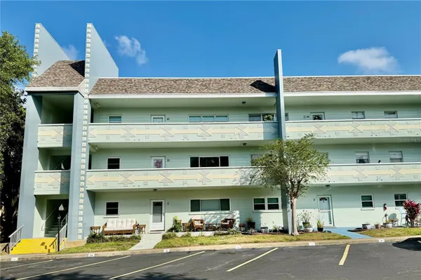 Property Slideshow image 2 of 38 | 2254 norwegian dr 46, Clearwater, FL, 33763