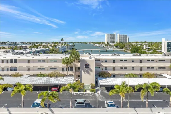 Property Slideshow image 3 of 30 | 7401 bay island dr 328, South Pasadena, FL, 33707