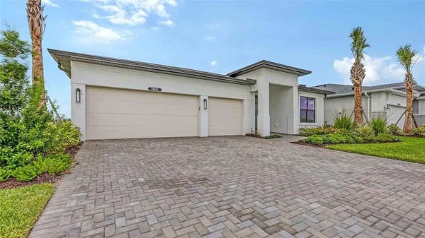 Property Slideshow image 3 of 47 | 14451 coastal woodland ln, Parrish, FL, 34219