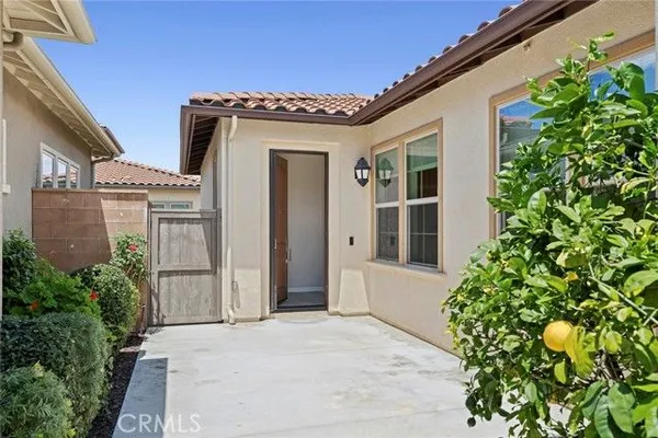 Property Slideshow image 2 of 27 | 152 burgess, Irvine, CA, 92618