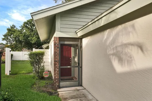 Property Slideshow image 2 of 36 | 7861 pine trace dr 7861, Sarasota, FL, 34243