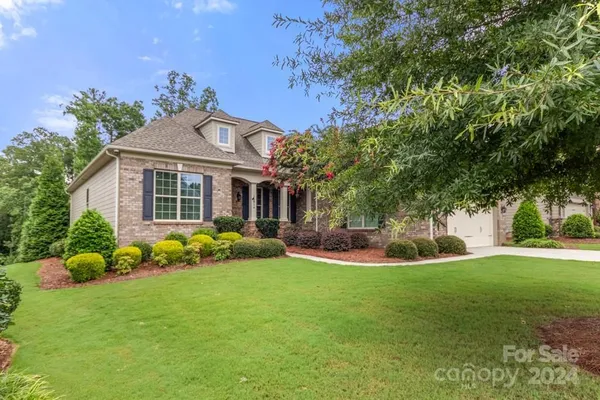 Property Slideshow image 3 of 26 | 15814 vale ridge dr, Charlotte, NC, 28278