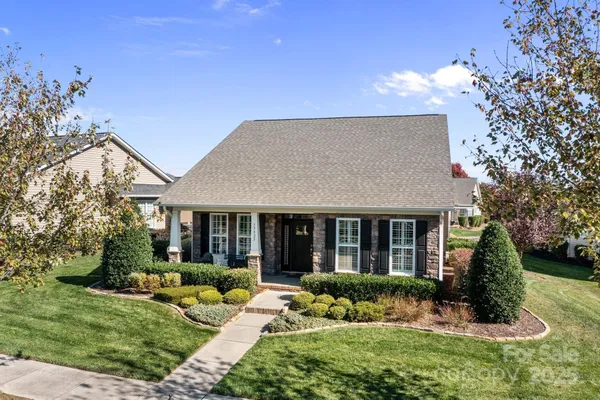 Property Slideshow image 2 of 26 | 17925 coulter pkwy, Cornelius, NC, 28031