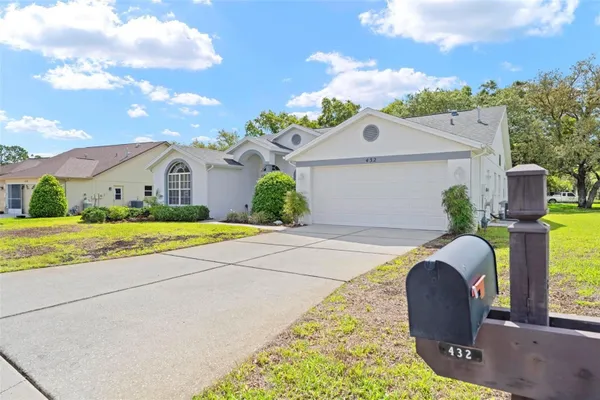 Property Slideshow image 2 of 56 | 432 mistwood ct, Spring Hill, FL, 34609