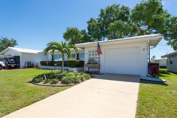 Property Slideshow image 3 of 39 | 4526 101st ave, Pinellas Park, FL, 33782