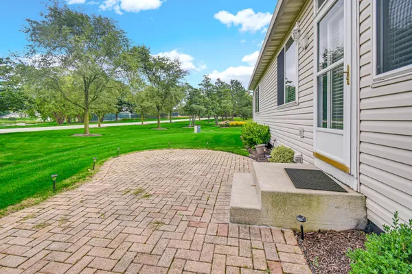 Property Slideshow image 3 of 48 | 735 pentwater rd, Romeoville, IL, 60446