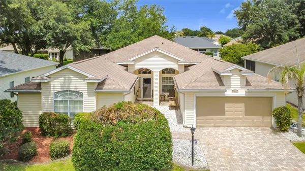 Property Slideshow image 3 of 70 | 25243 river crest dr, Leesburg, FL, 34748