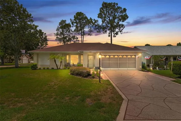Property Slideshow image 2 of 83 | 7196 crown oaks dr, Spring Hill, FL, 34606