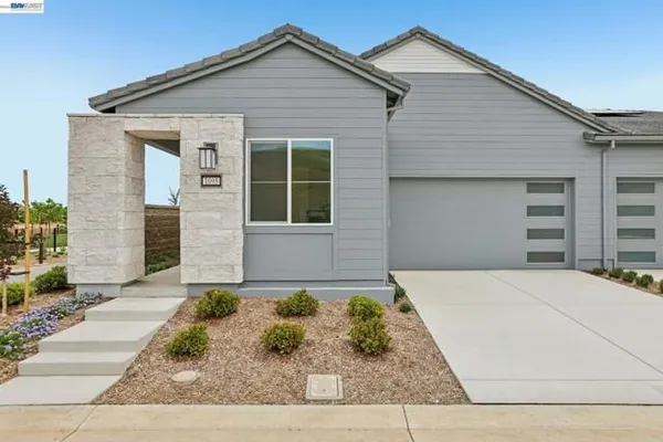 Property Slideshow image 3 of 25 | 1095 riverbend dr, Brentwood (Cc), CA, 94513