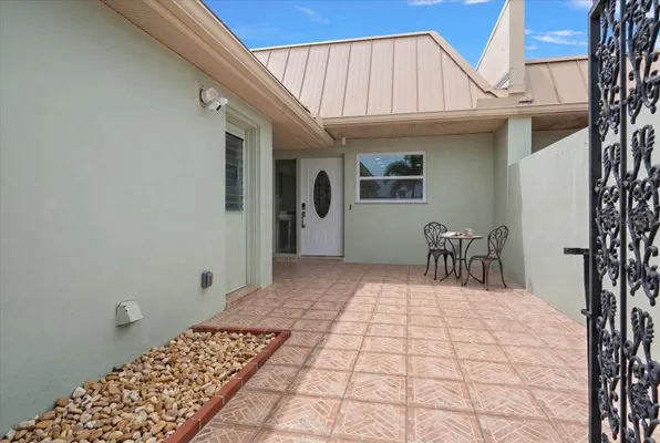 Property Slideshow image 2 of 49 | 580 boca ciega point blvd 1, St Petersburg, FL, 33708