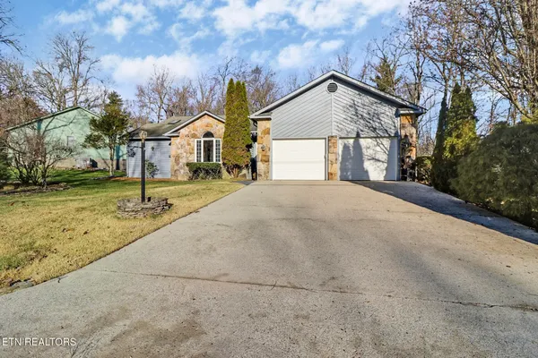 Property Slideshow image 3 of 39 | 107 walden ridge dr, Crossville, TN, 38558