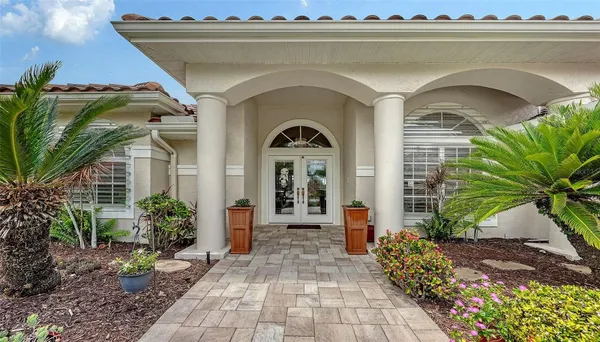 Property Slideshow image 2 of 88 | 552 westmount ln, Venice, FL, 34293