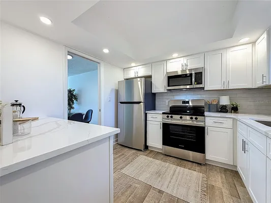 Property Slideshow image 3 of 31 | 4550 cove cir apt 106, St Petersburg, FL, 33708