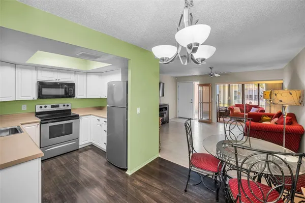 Property Slideshow image 3 of 41 | 1121 queen anne dr c, Palm Harbor, FL, 34684