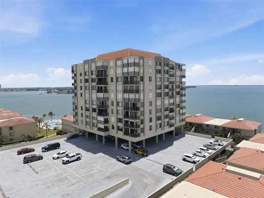 Property Slideshow image 3 of 45 | 6372 palma del mar blvd 606, St Petersburg, FL, 33715