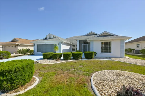 Property Slideshow image 2 of 45 | 323 caloosa palms ct, Sun City Center, FL, 33573