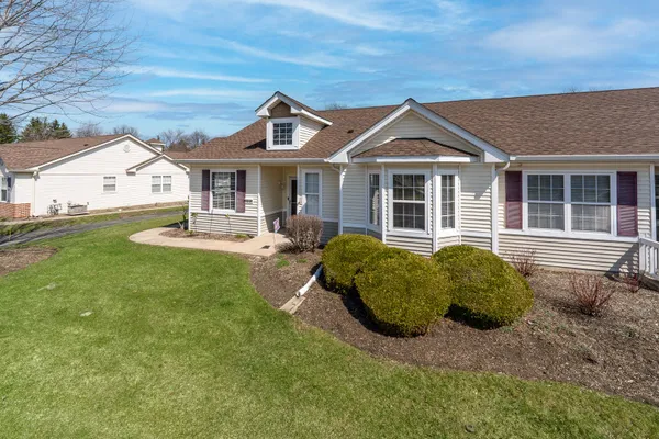 Property Slideshow image 2 of 21 | 12126 white tail ln, Huntley, IL, 60142