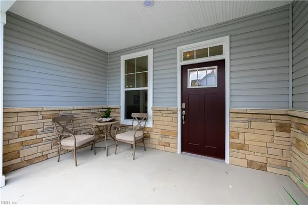 Property Slideshow image 2 of 33 | 210 oxford ave # 47-1, Smithfield, VA, 23430