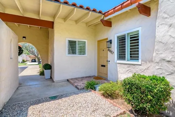Property Slideshow image 3 of 61 | 16657 roca dr, San Diego, CA, 92128