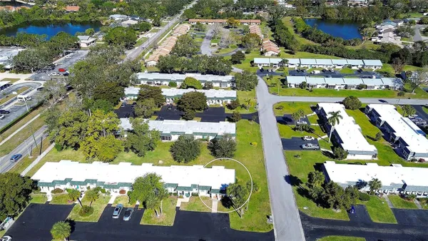 Property Slideshow image 2 of 22 | 4202 35th ave 7, Bradenton, FL, 34205