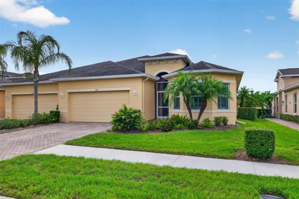 Property Slideshow image 2 of 39 | 712 chipper dr, Sun City Center, FL, 33573