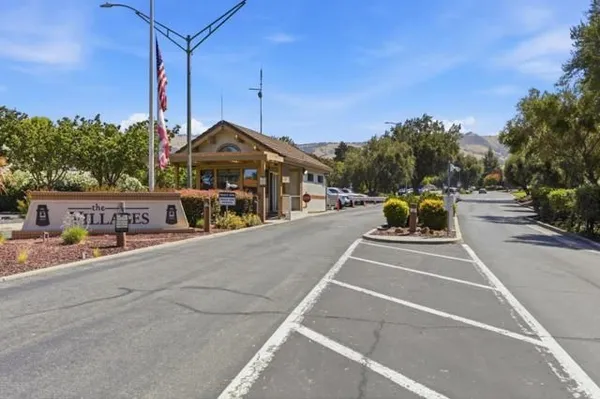 Property Slideshow image 3 of 42 | 6131 montgomery ct, San Jose, CA, 95135