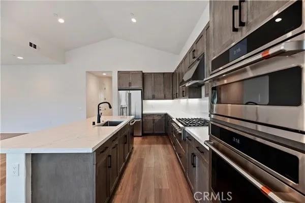 Property Slideshow image 2 of 22 | 28908 verdure ct, Santa Clarita, CA, 91350