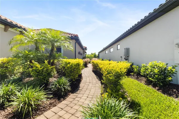 Property Slideshow image 3 of 49 | 3312 francoa dr, Odessa, FL, 33556