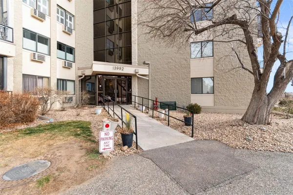 Property Slideshow image 2 of 37 | 13992 e marina dr apt 406, Aurora, CO, 80014